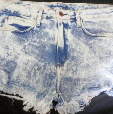 Imagem Temos várias bermudas jeans estilosos,;!))