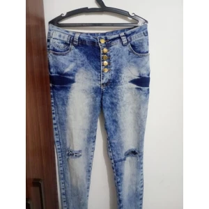 Linda calça jeans chique com lycra luxo